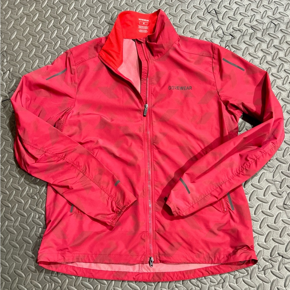 GOREWEAR CONCURVE 3D Graphic Windbreaker Women’s Medium – Utility Red